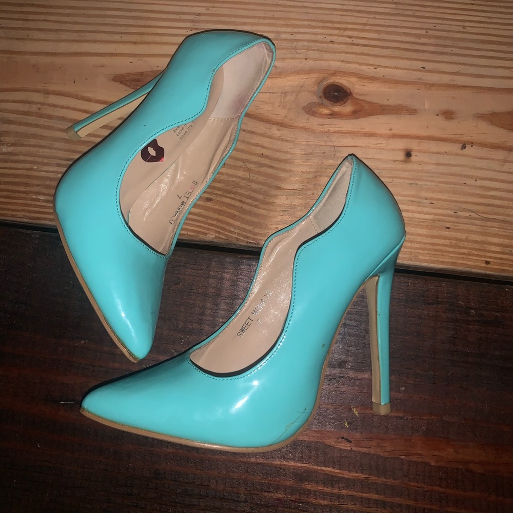 High heels - Picture 3 of 4